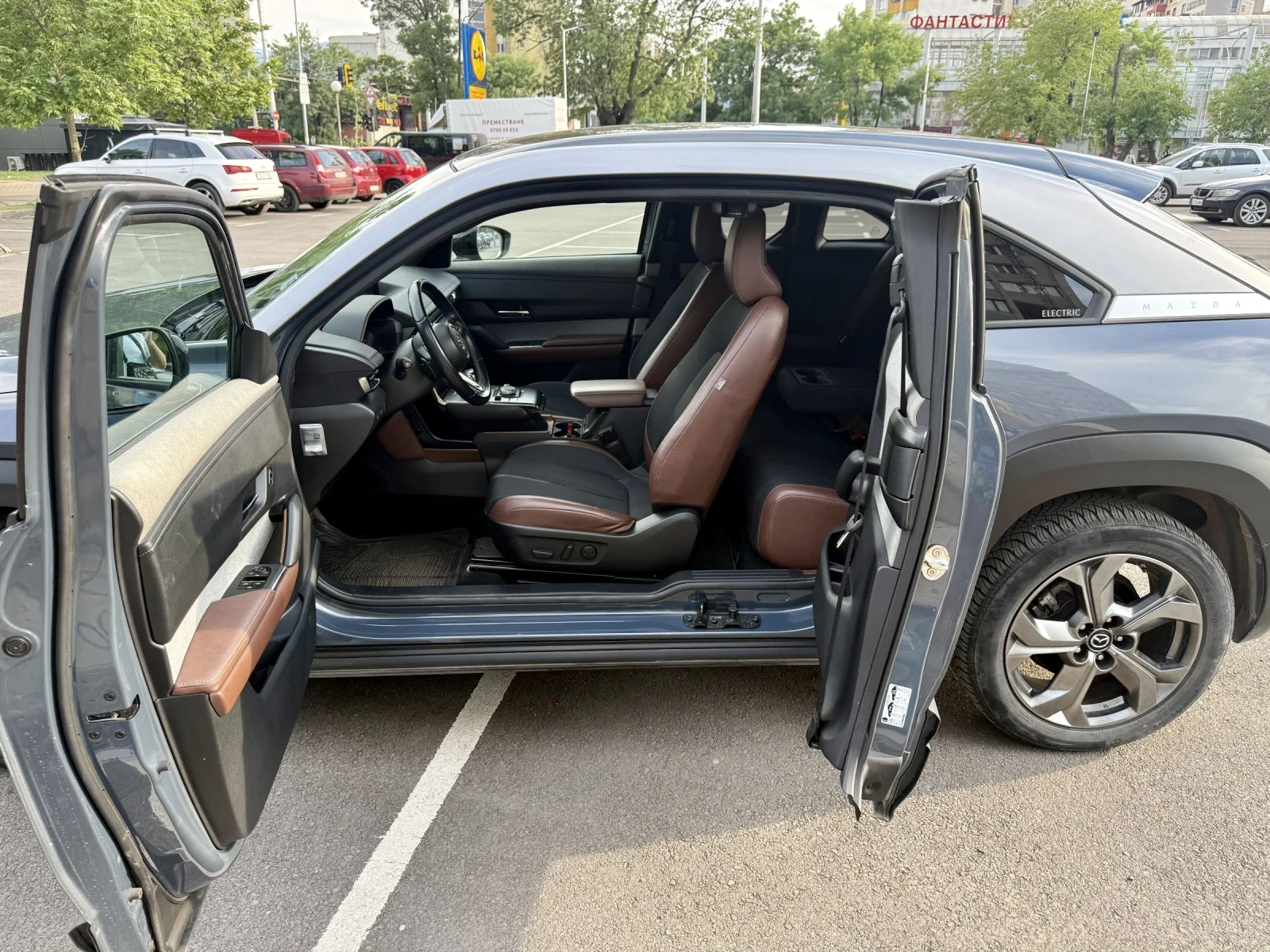Mazda MX-30, снимка 10 - Автомобили и джипове - 54859701