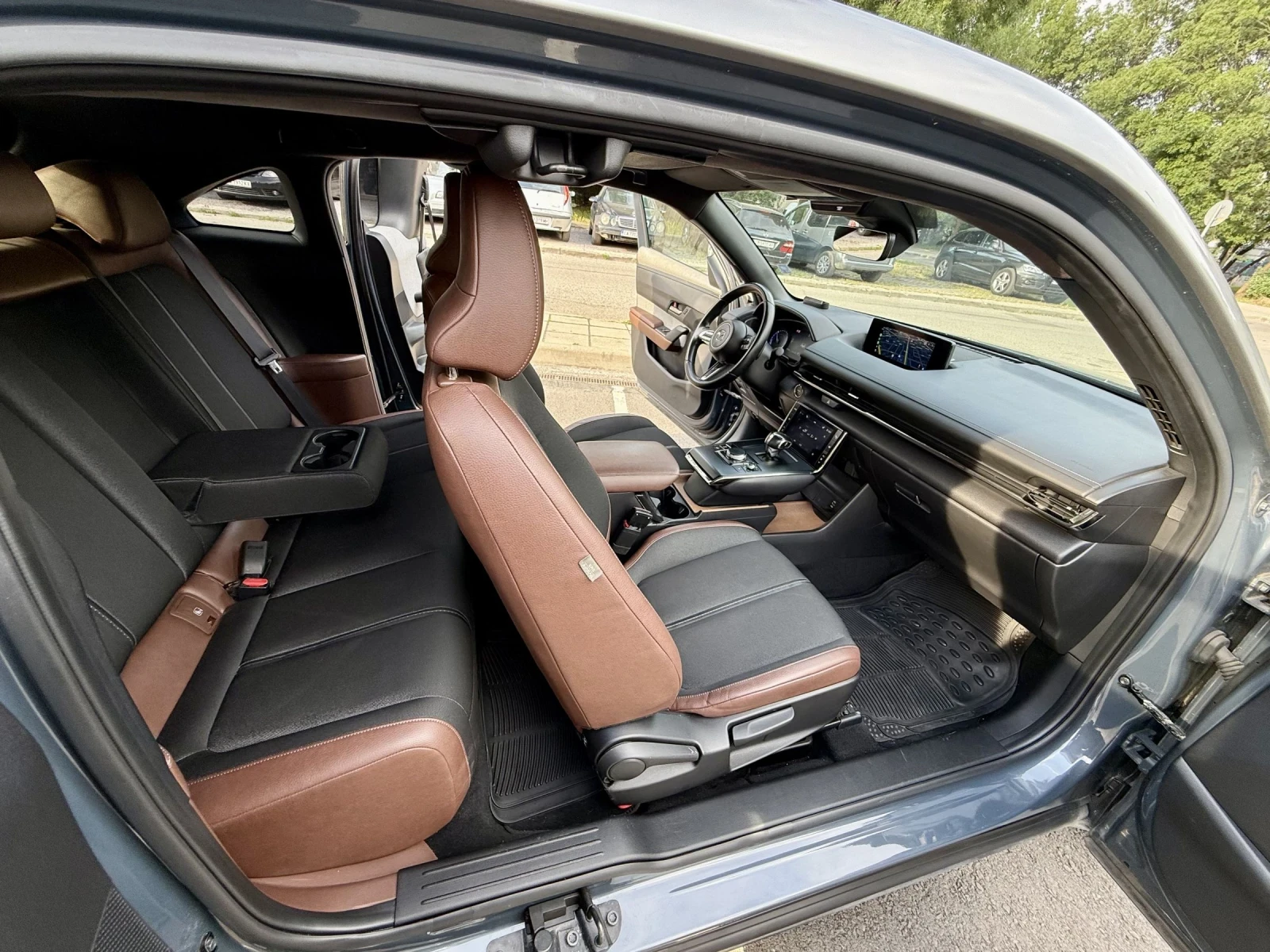 Mazda MX-30, снимка 14 - Автомобили и джипове - 54859701
