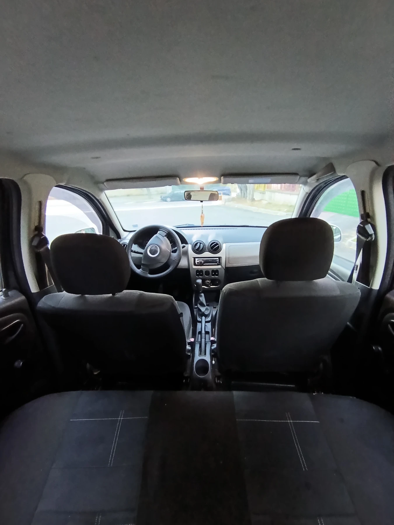Dacia Sandero 1.4 MPI, снимка 8 - Автомобили и джипове - 55002873