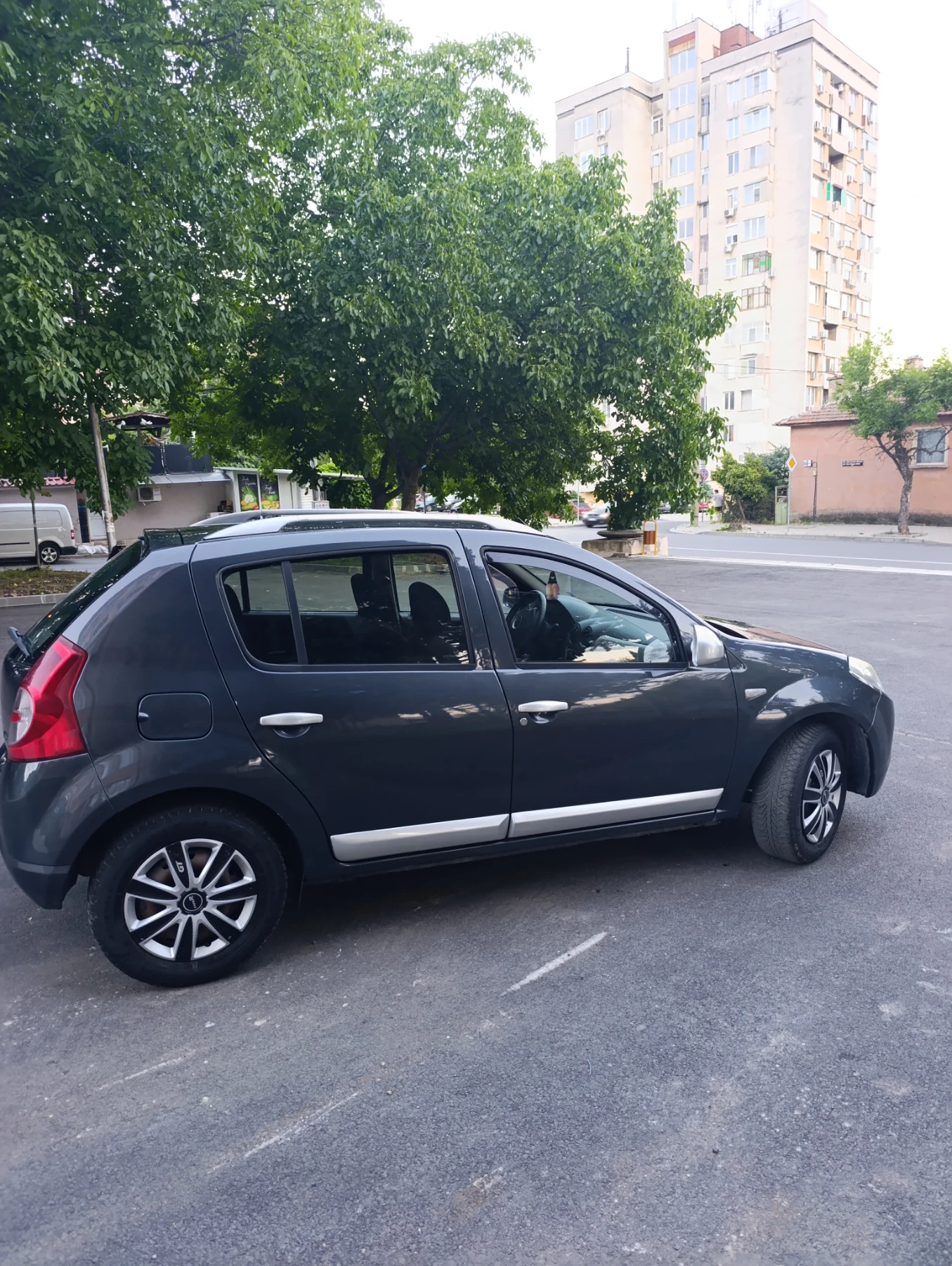Dacia Sandero 1.4 MPI, снимка 11 - Автомобили и джипове - 55002873