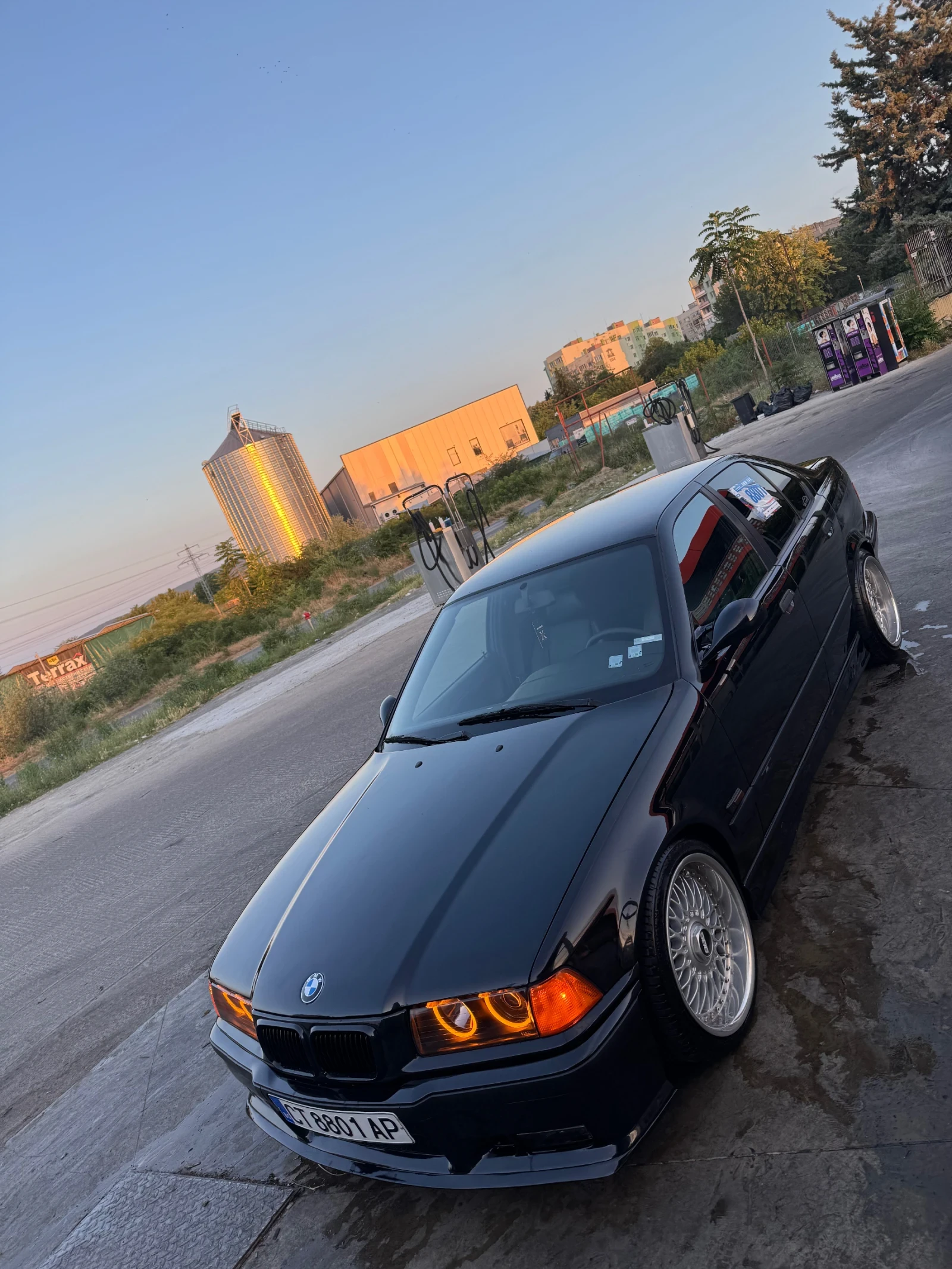 BMW 320, снимка 9 - Автомобили и джипове - 55092894