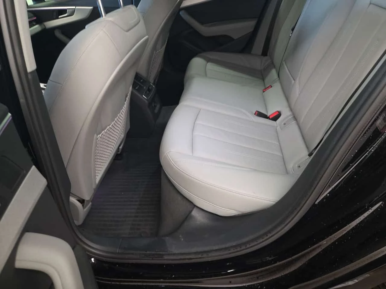 Audi A4 Technik/ШИБЕДАХ/ПОДГРЕВ/ДИГ.КИЛОМЕТРАЖ/2 КЛЮЧА, снимка 12 - Автомобили и джипове - 55318376