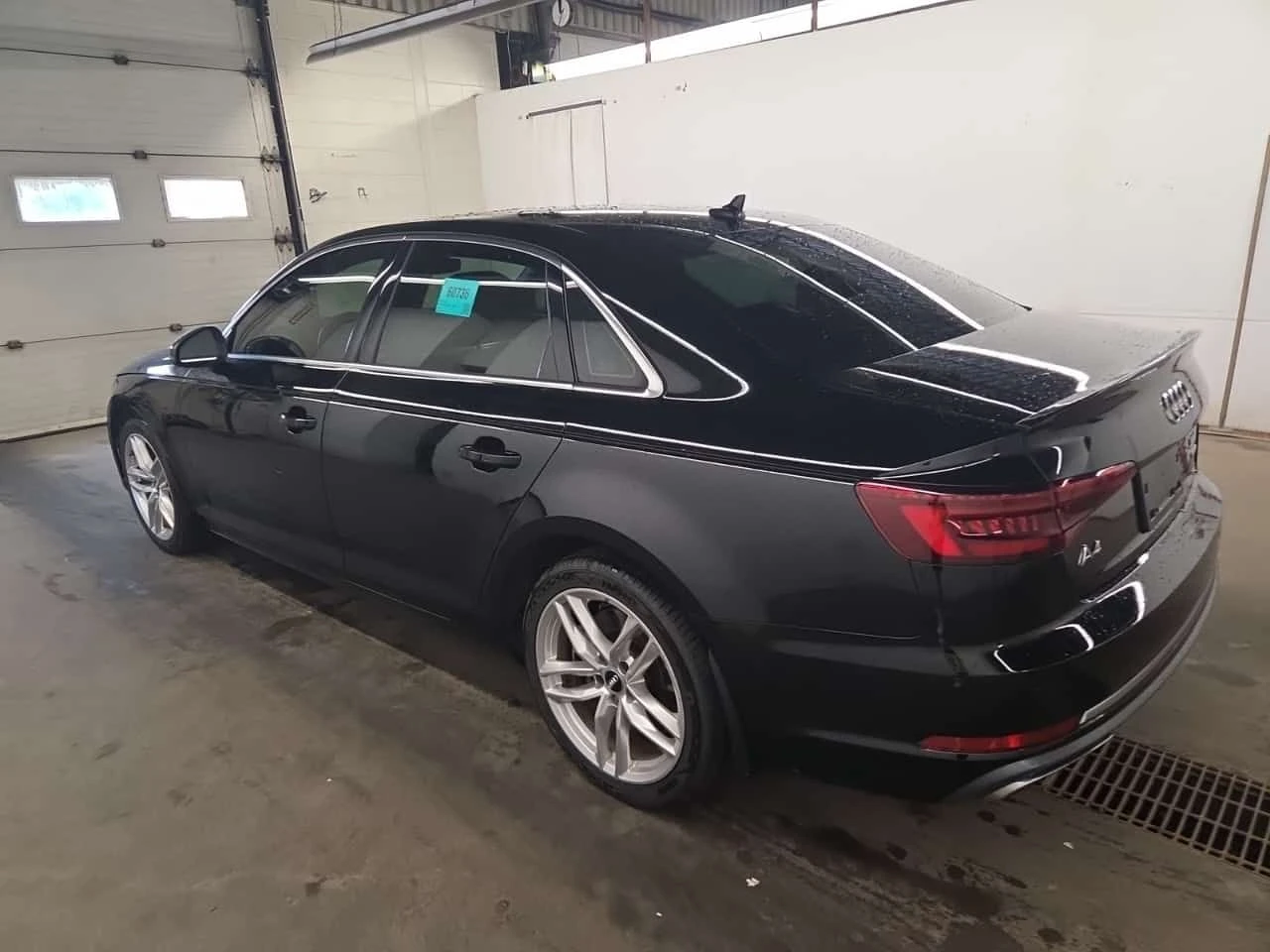 Audi A4 Technik/ШИБЕДАХ/ПОДГРЕВ/ДИГ.КИЛОМЕТРАЖ/2 КЛЮЧА, снимка 4 - Автомобили и джипове - 55318376