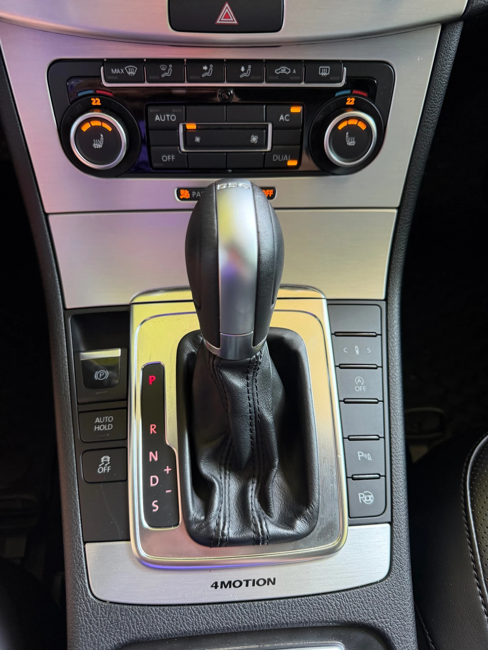 VW Passat 170к.с 4motion CAR PLAY Podgrev Obduhvane, снимка 12 - Автомобили и джипове - 55361137