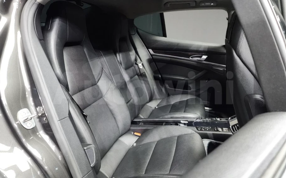 Porsche Panamera * АвтоКредит* (ЦЕНА ДО БГ), снимка 12 - Автомобили и джипове - 55433887