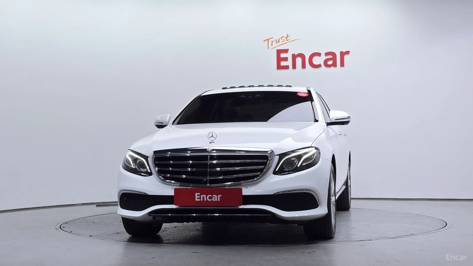 Mercedes-Benz E 300 4MATIC EXCLUSIVE* КОЖА* ОБДУХВ* НАВИ* ПАНО, снимка 3 - Автомобили и джипове - 55479875