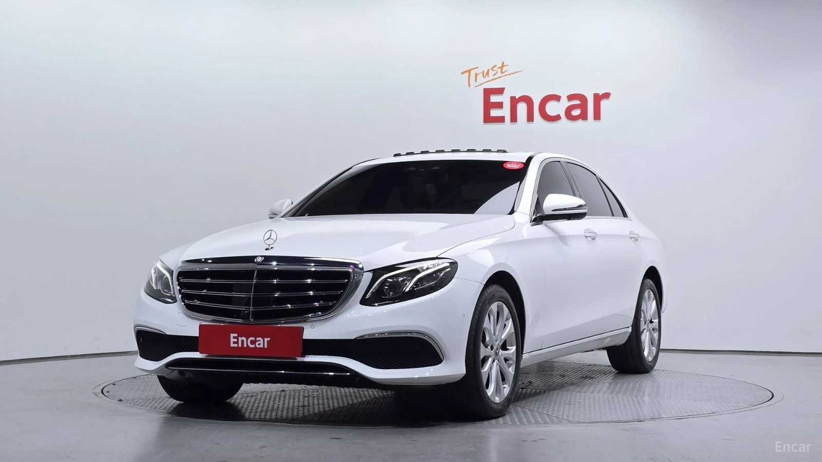 Mercedes-Benz E 300 4MATIC EXCLUSIVE* КОЖА* ОБДУХВ* НАВИ* ПАНО