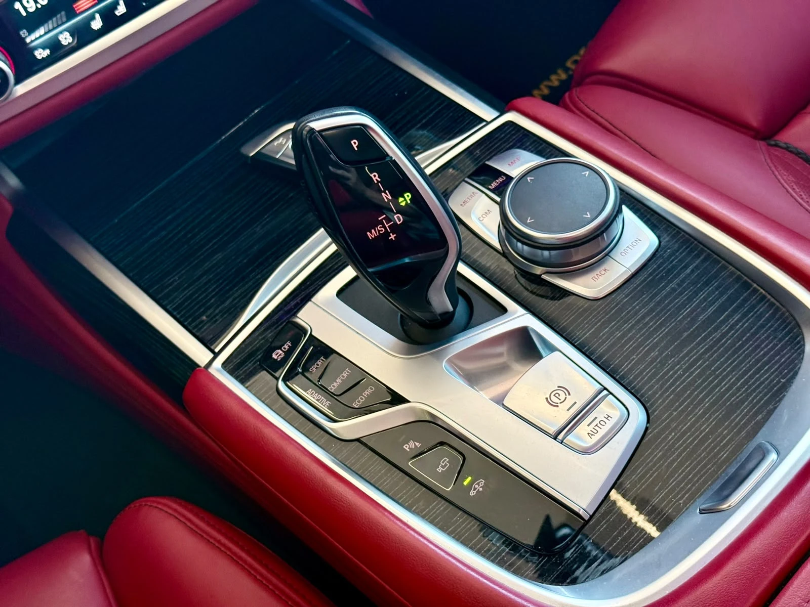 BMW 740 i Long* M-Sport* FULL* Individual* ЛИЗИНГ, снимка 12 - Автомобили и джипове - 55636272