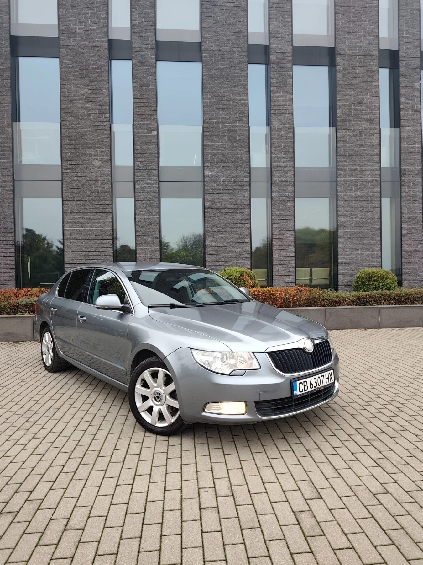 Skoda Superb 2.0TDI 170кс , снимка 2 - Автомобили и джипове - 56655454