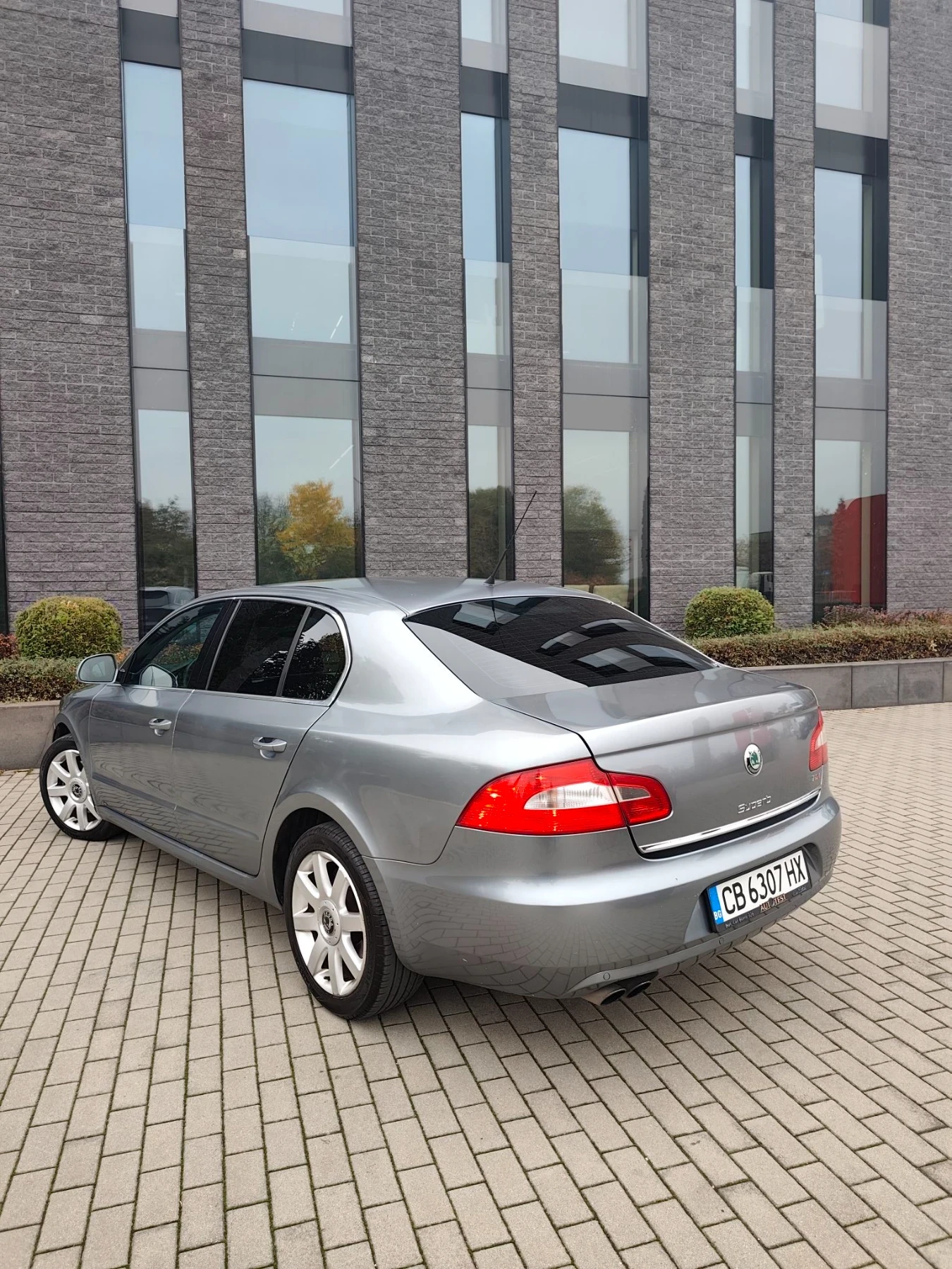 Skoda Superb 2.0TDI 170кс , снимка 7 - Автомобили и джипове - 56655454