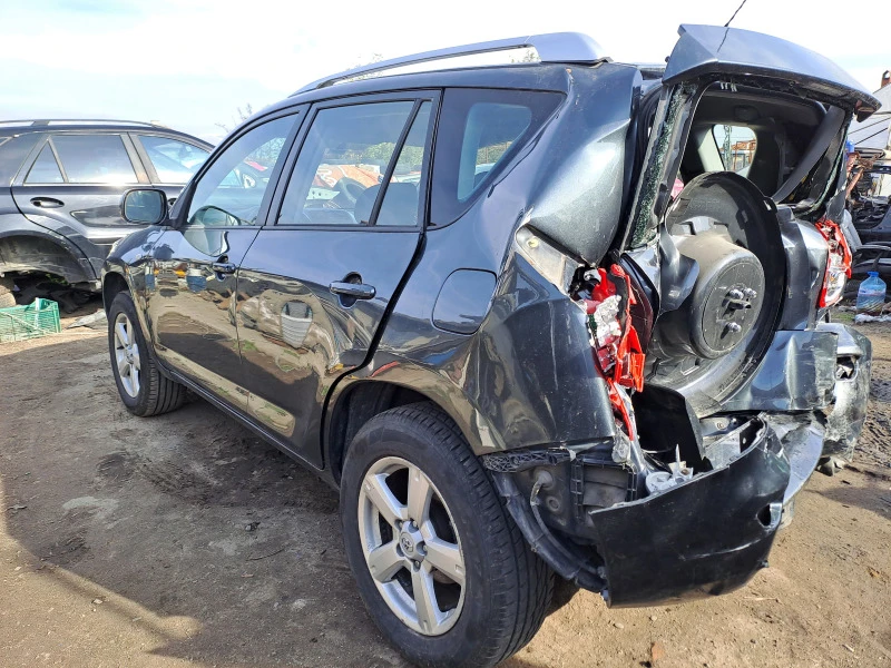 Toyota Rav4, снимка 4 - Автомобили и джипове - 47698574