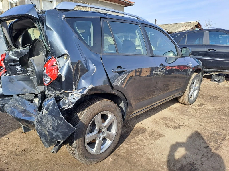 Toyota Rav4, снимка 3 - Автомобили и джипове - 47698574