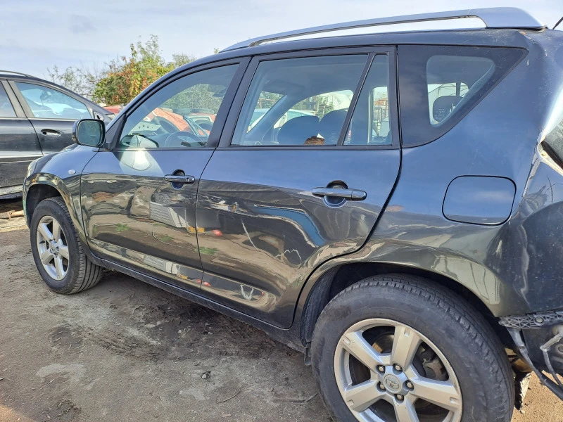 Toyota Rav4, снимка 5 - Автомобили и джипове - 47698574