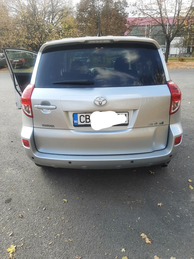 Toyota Rav4, снимка 3 - Автомобили и джипове - 47925759