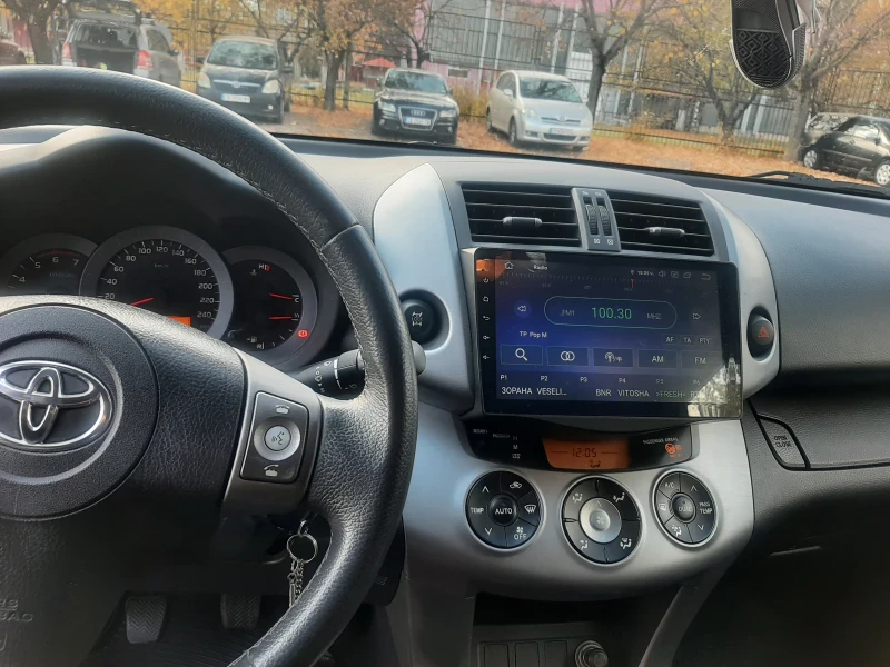 Toyota Rav4, снимка 6 - Автомобили и джипове - 47925759