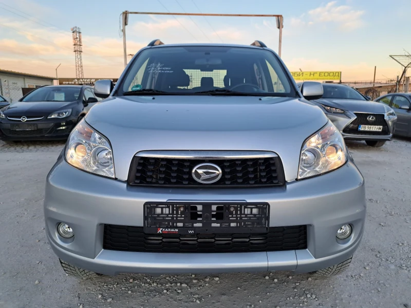 Daihatsu Terios 1.5i/4x4/КЛИМАТРОНИК/CRUISE/ПОДГРЕВ, снимка 2 - Автомобили и джипове - 49408899