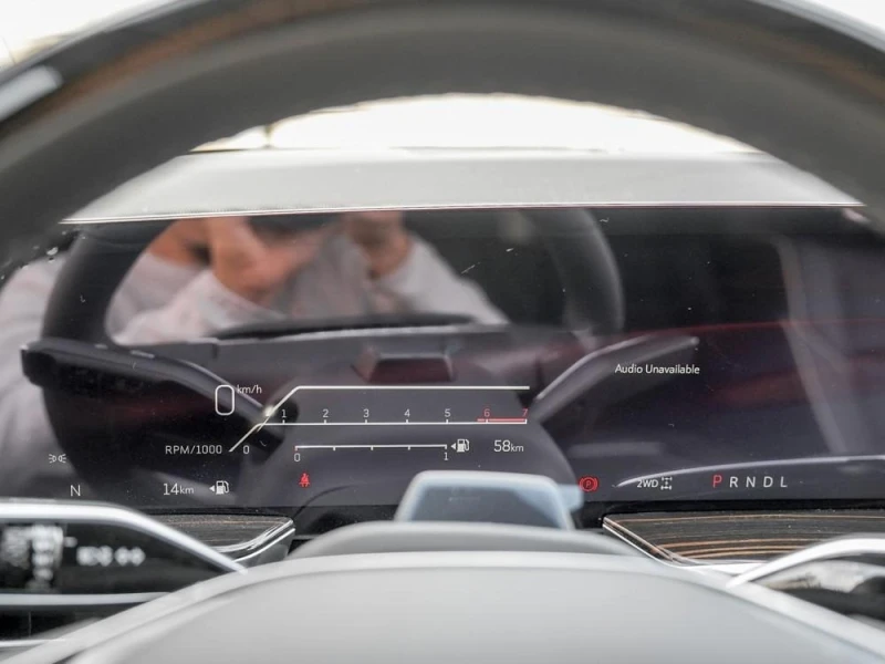 Cadillac Escalade 6.2 V8/NEW MODEL/LONG/PREMIUM LUXURY/TV/PANO/360/, снимка 8 - Автомобили и джипове - 51768161