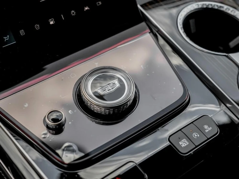 Cadillac Escalade 6.2 V8/NEW MODEL/LONG/PREMIUM LUXURY/TV/PANO/360/, снимка 9 - Автомобили и джипове - 51768161