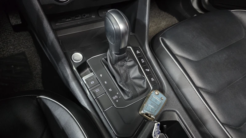 VW Tiguan 2.0TDI PRESTIGE , снимка 8 - Автомобили и джипове - 52535972