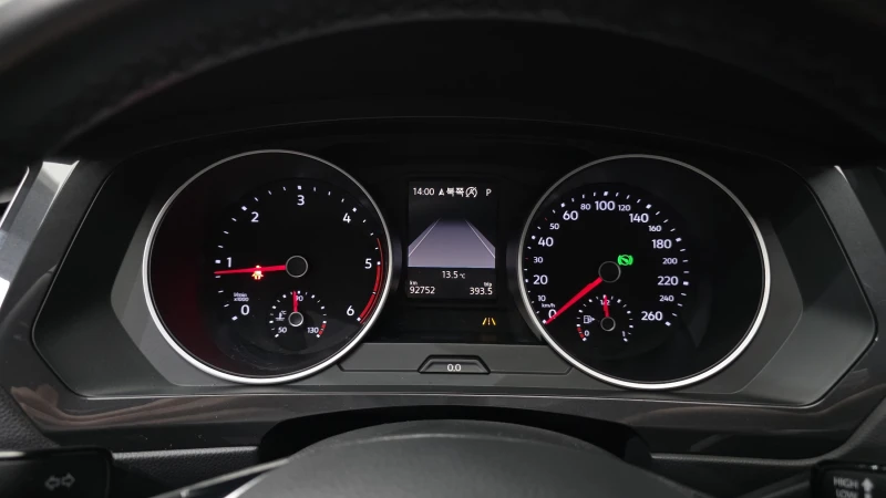 VW Tiguan 2.0TDI PRESTIGE , снимка 7 - Автомобили и джипове - 52535972