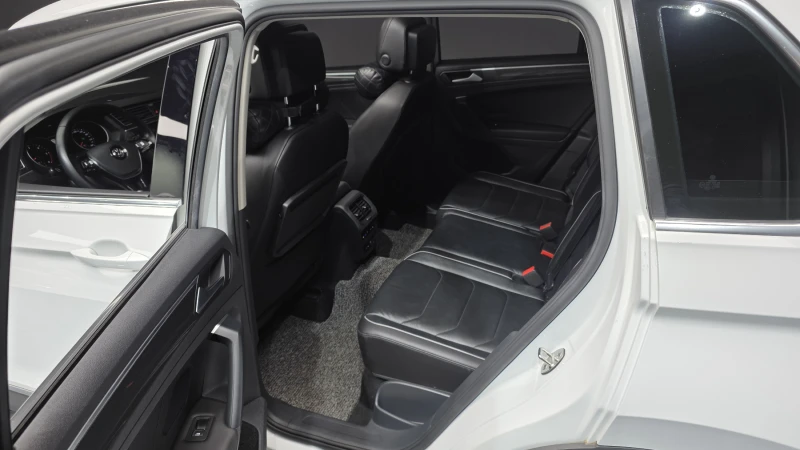 VW Tiguan 2.0TDI PRESTIGE , снимка 10 - Автомобили и джипове - 52535972