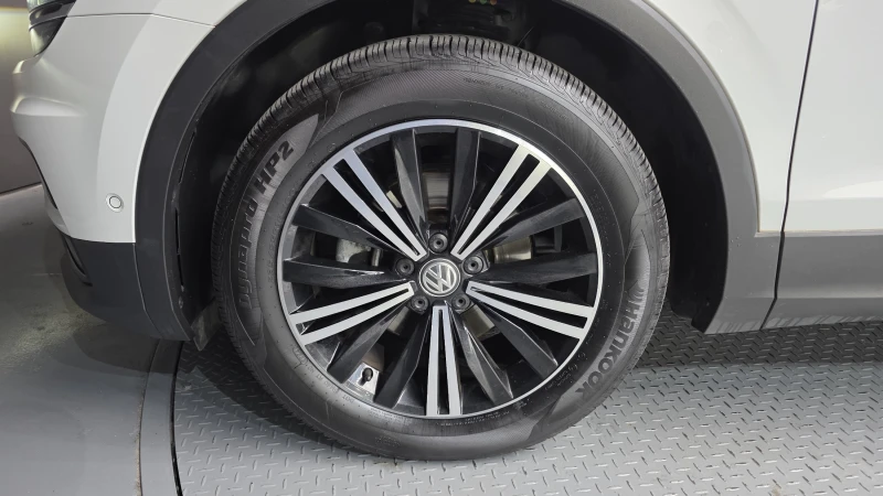 VW Tiguan 2.0TDI PRESTIGE , снимка 5 - Автомобили и джипове - 52535972