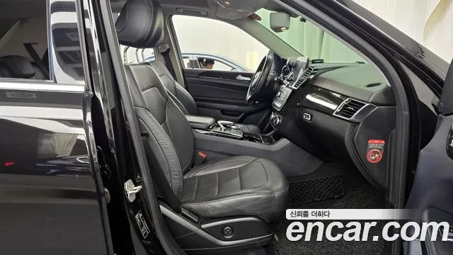 Mercedes-Benz GLE, снимка 17 - Автомобили и джипове - 54331139