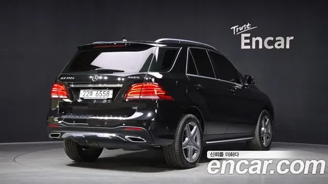 Mercedes-Benz GLE, снимка 2 - Автомобили и джипове - 54331139