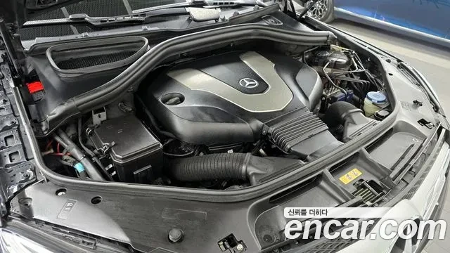 Mercedes-Benz GLE, снимка 5 - Автомобили и джипове - 54331139