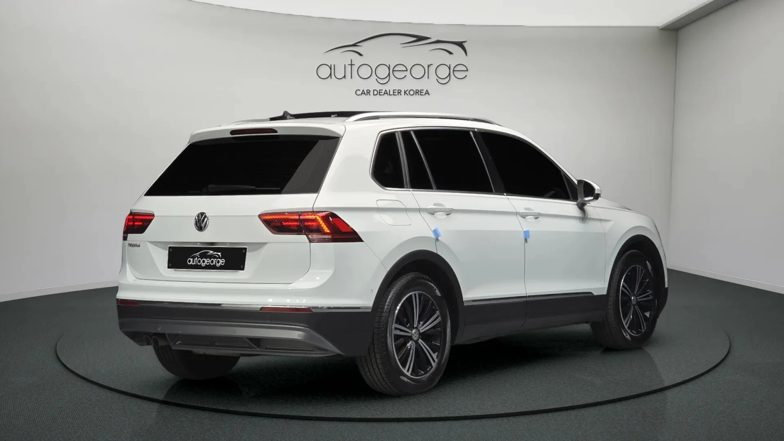 VW Tiguan 2.0TDI PRESTIGE  - изображение 2