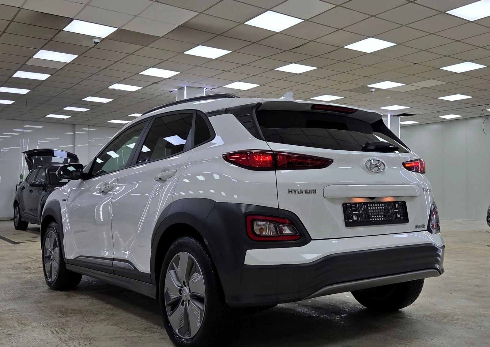 Hyundai Kona 64KWh/12.2020/Blue Link/ГАРАНЦИОННА, снимка 4 - Автомобили и джипове - 53839345