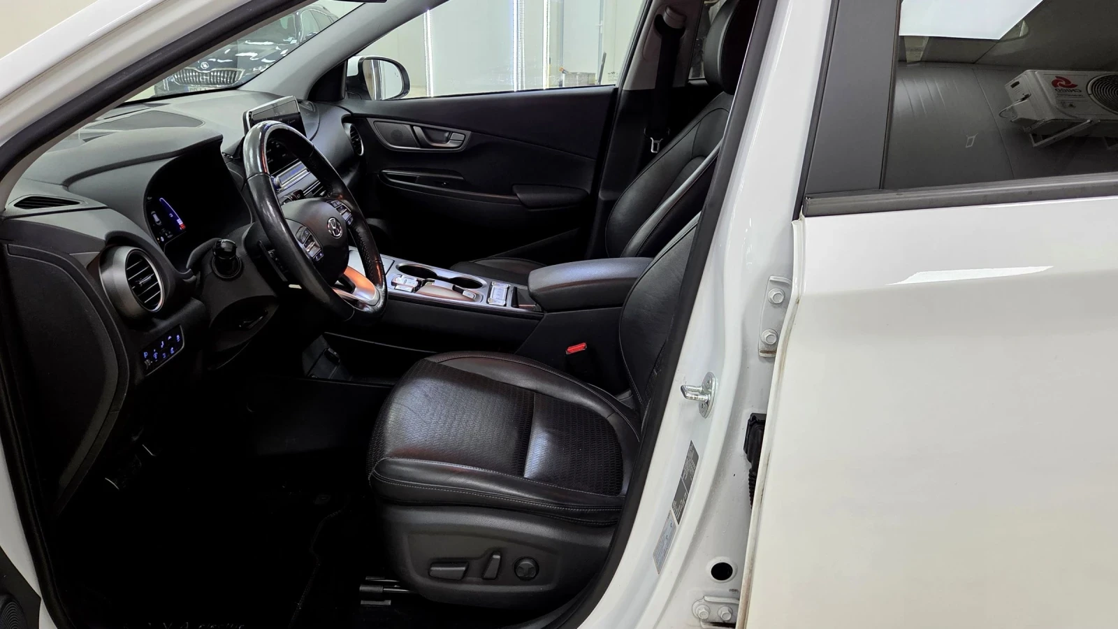 Hyundai Kona 64KWh/12.2020/Blue Link/ГАРАНЦИОННА, снимка 7 - Автомобили и джипове - 53839345