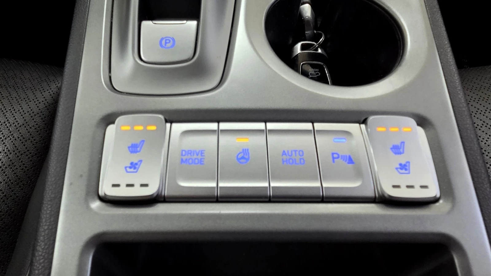 Hyundai Kona 64KWh/12.2020/Blue Link/ГАРАНЦИОННА, снимка 14 - Автомобили и джипове - 53839345