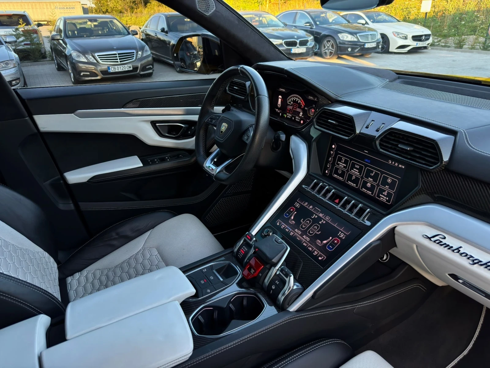 Lamborghini Urus, снимка 17 - Автомобили и джипове - 55236665