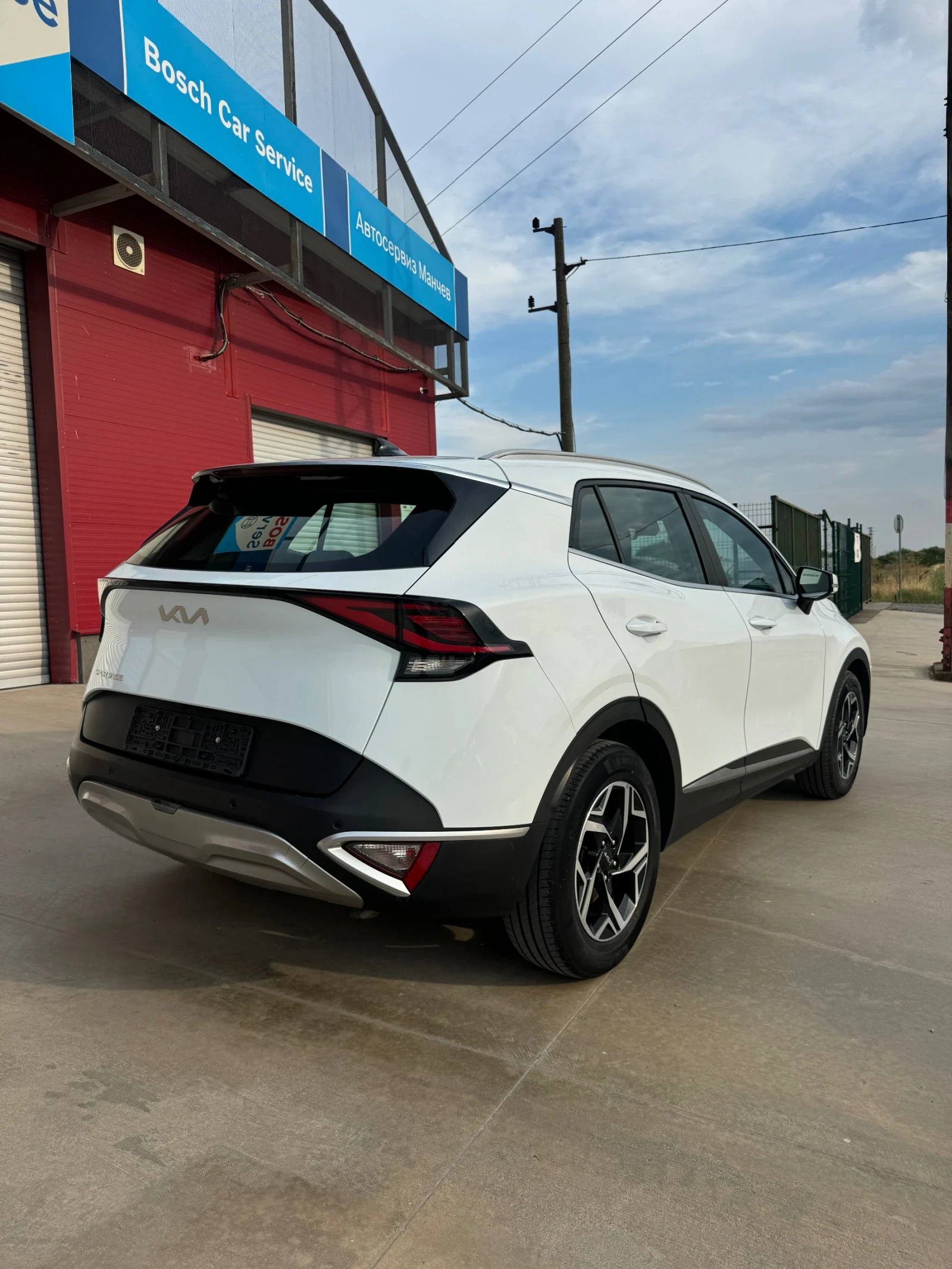 Kia Sportage 1.6 TGDI , снимка 8 - Автомобили и джипове - 55316216