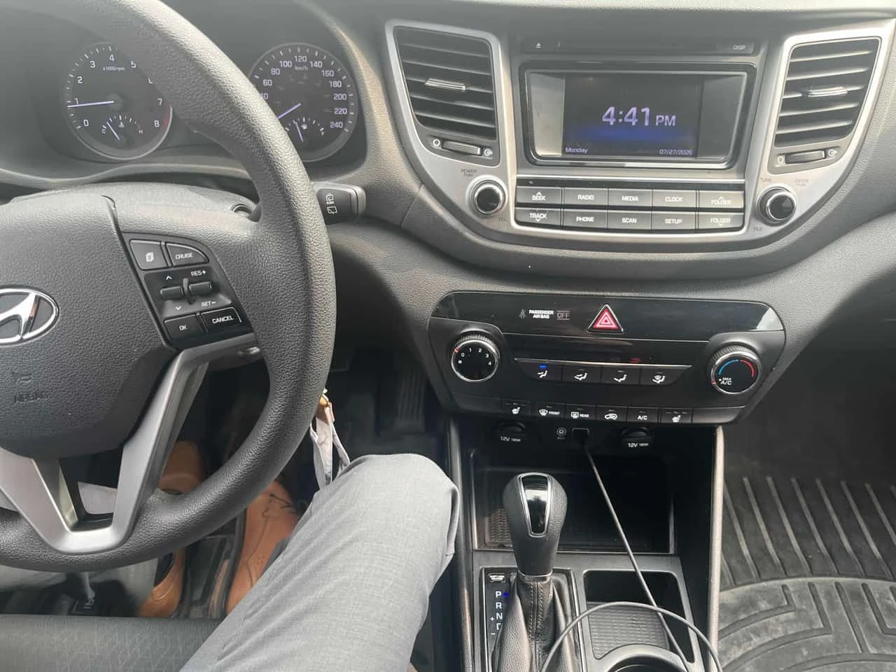 Hyundai Tucson * 2.0L FWD * CARFAX * ����� �� ����������� | Mobile.bg � ����������� 9