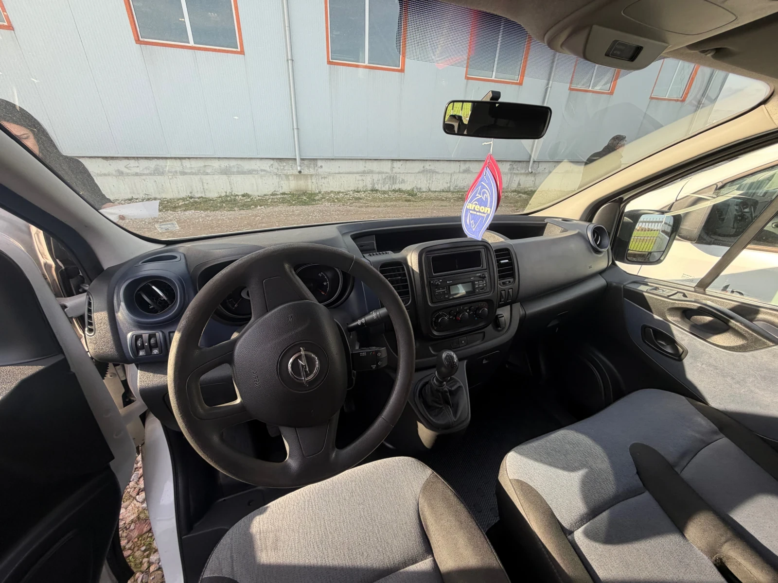 Opel Vivaro  - изображение 7