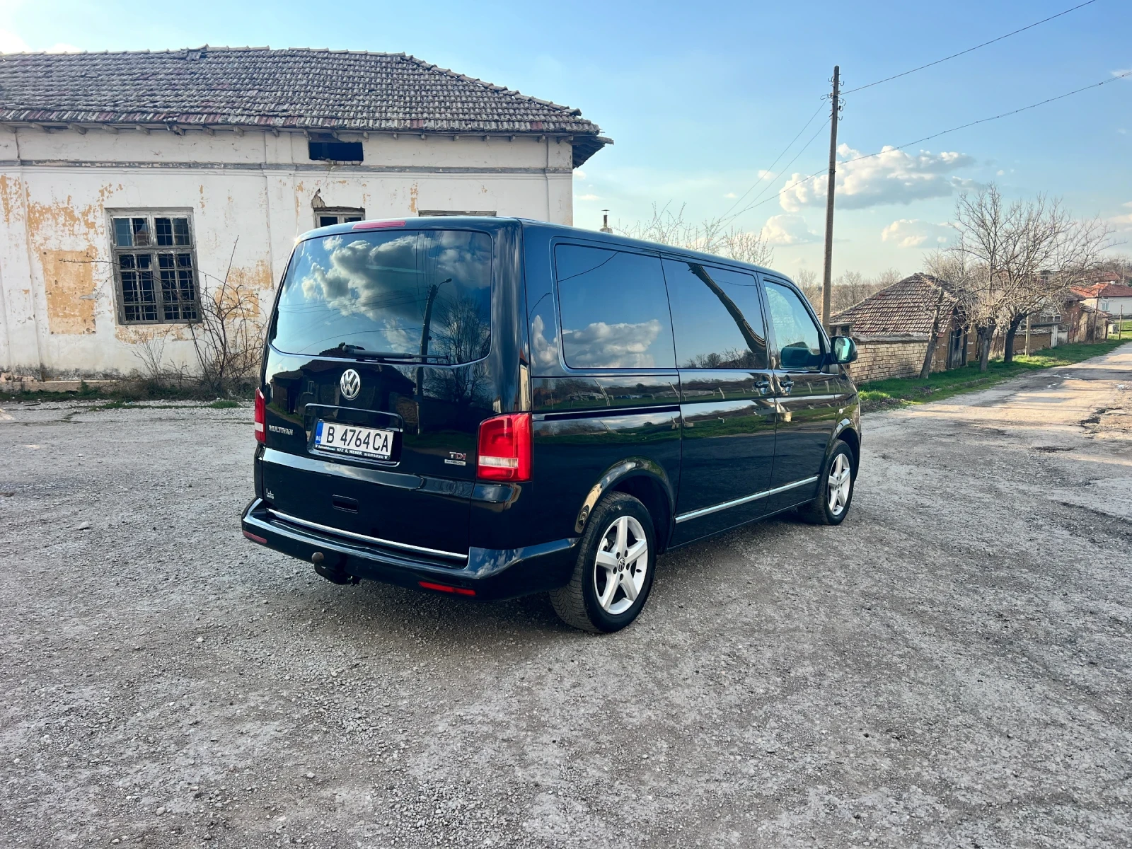 VW Multivan 2.0TDi Автомат , FULL , Печка , снимка 5 - Бусове и автобуси - 54101631