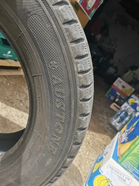 Гуми Зимни 225/65R16, снимка 4