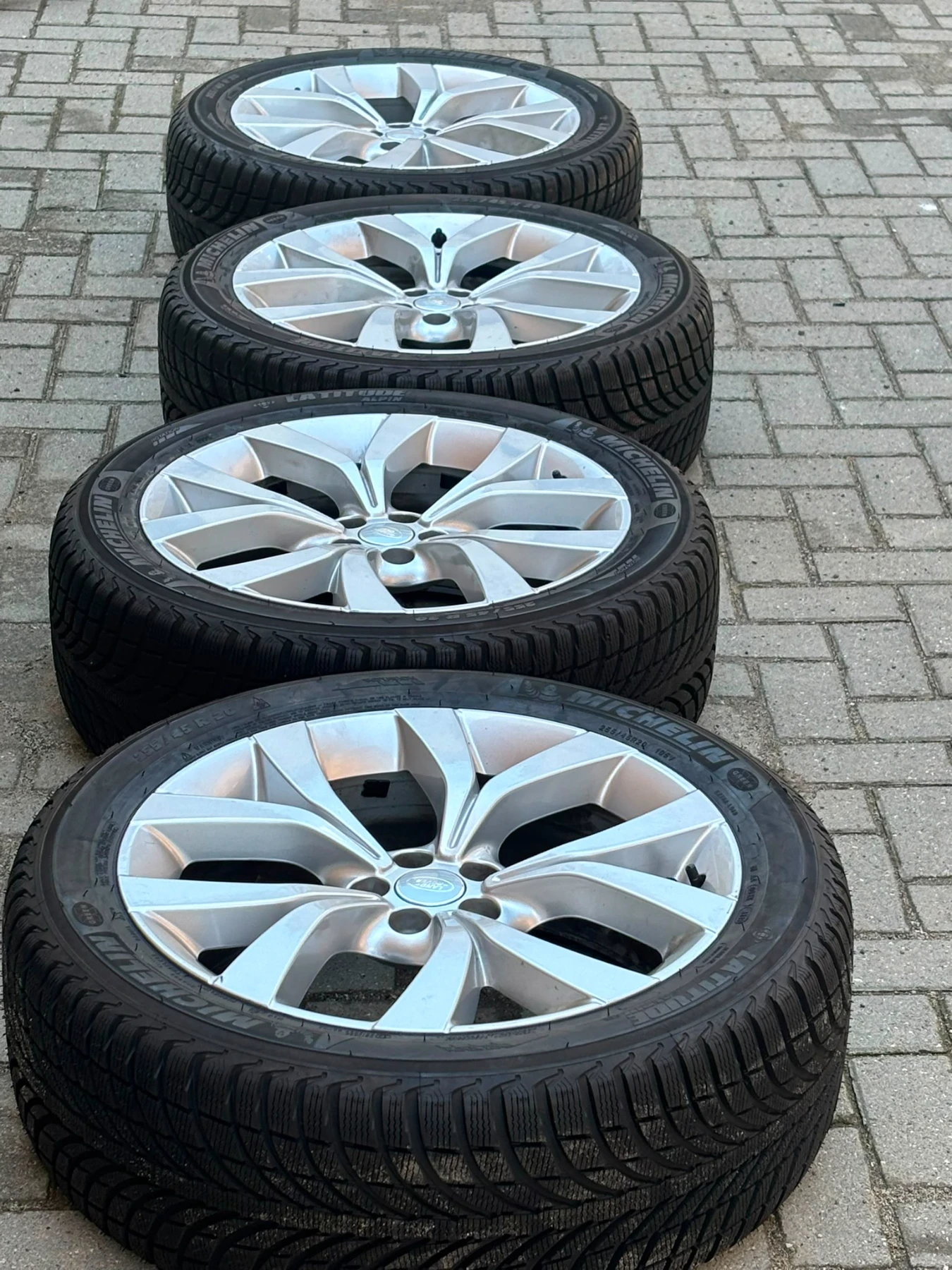 Гуми с джанти Michelin 225/45R20