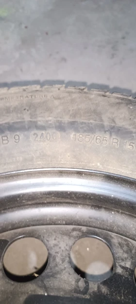 Гуми с джанти Continental 185/65R15, снимка 2 - Гуми и джанти - 47023507