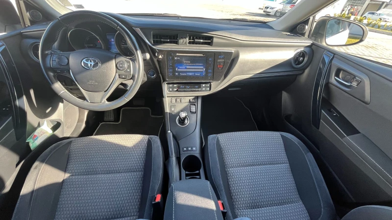 Toyota Auris HYBRID 1.8, снимка 5 - Автомобили и джипове - 48394123