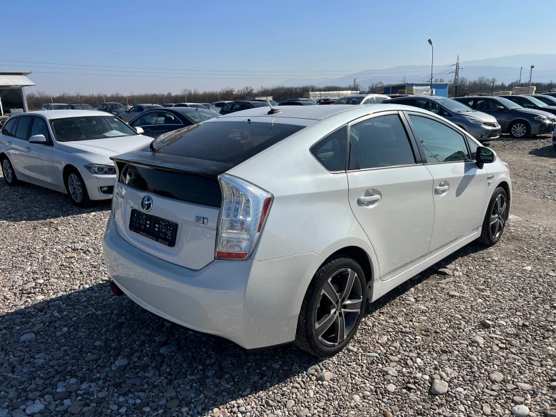 Toyota Prius 1.8 HYBRID, снимка 5 - Автомобили и джипове - 49097276