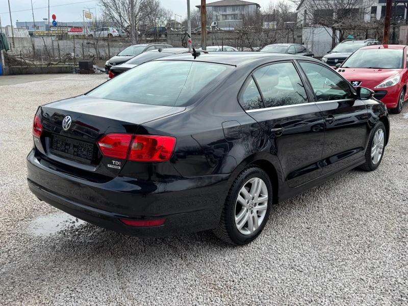 VW Jetta АВТОМАТ, снимка 4 - Автомобили и джипове - 49291598