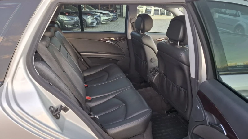 Mercedes-Benz E 200 КОЖА/NAVI/AUTOMATIK, снимка 16 - Автомобили и джипове - 50259603