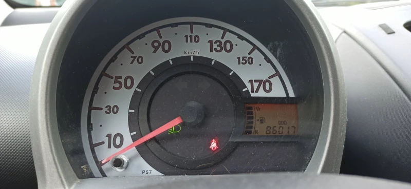 Toyota Aygo, снимка 6 - Автомобили и джипове - 52597990