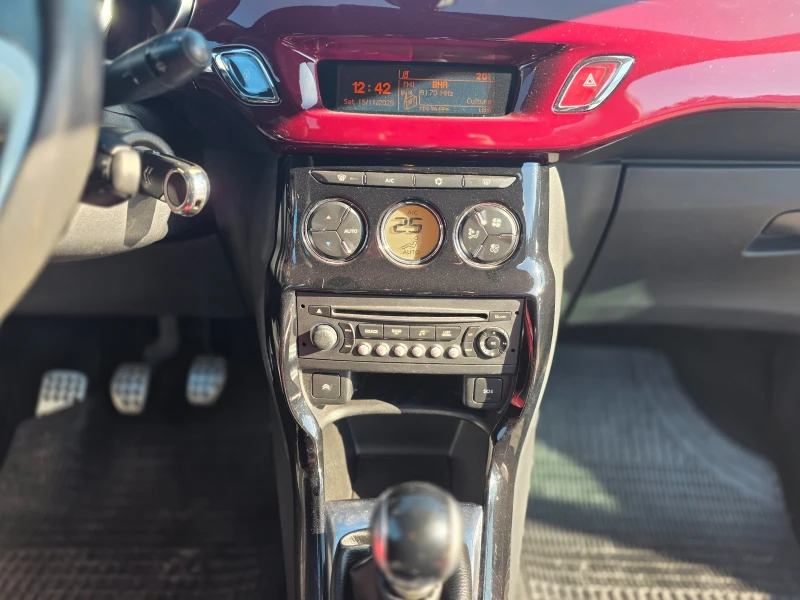 Citroen DS3 1.6 бензин 156кс. Кожа Подгрев Уникат, снимка 12 - Автомобили и джипове - 52421539