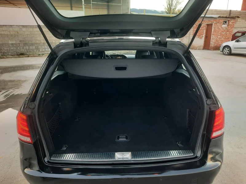 Mercedes-Benz E 220, снимка 3 - Автомобили и джипове - 52519255