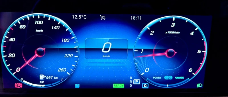 Mercedes-Benz E 220 4Matic* Подгреви* Carplay* Лизинг, снимка 11 - Автомобили и джипове - 52930107