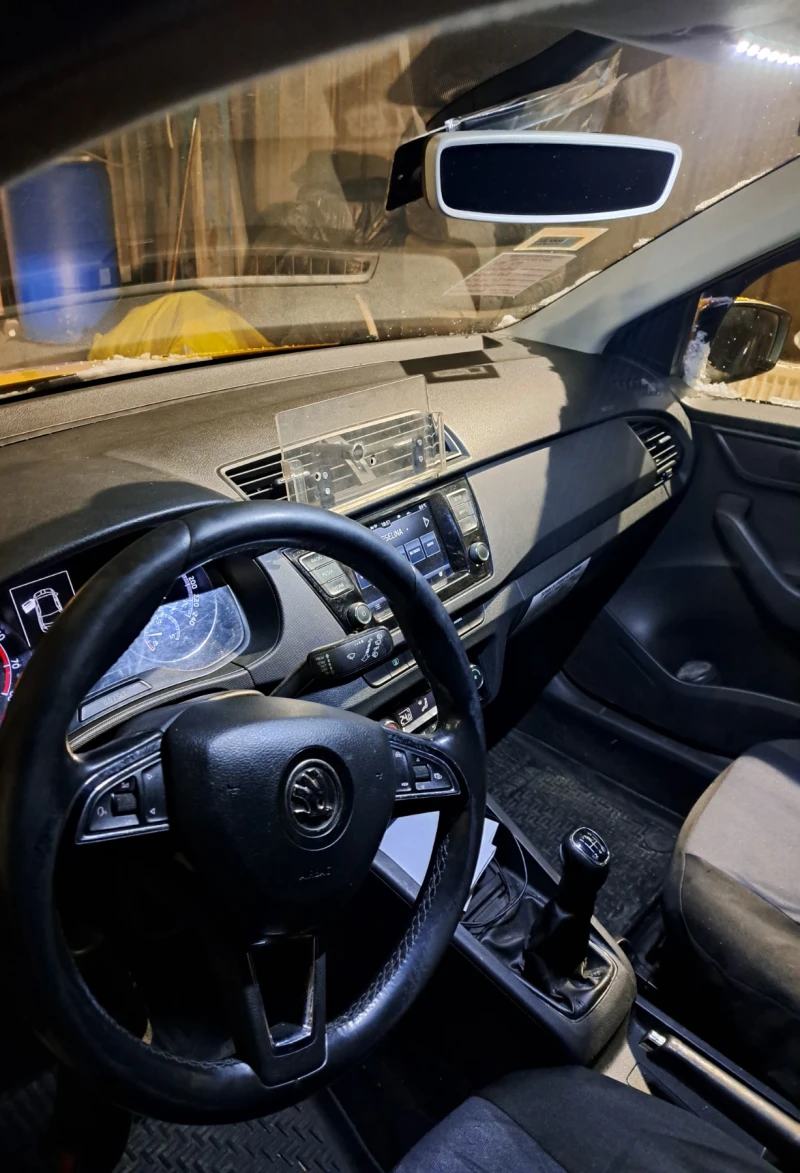 Skoda Fabia, снимка 6 - Автомобили и джипове - 53077739